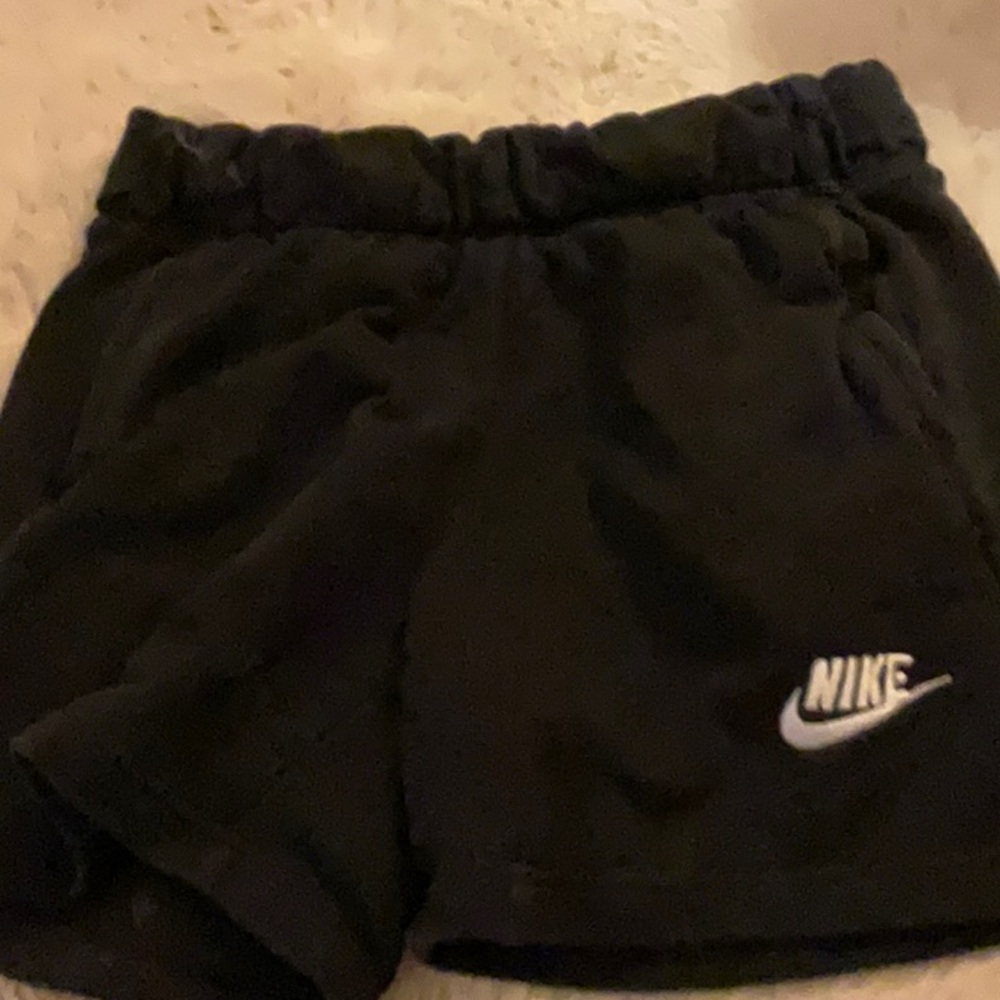 Nike Black Athletic Shorts Modern Fit